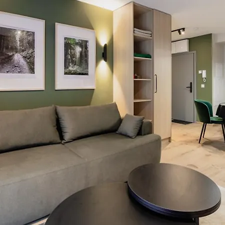 Zieleniec, Sun & Snow *